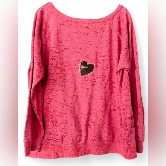 Upcycled Women's Camouflage Heart Cutout Coral Lightweight Sweatshirt/2XL - Picture 2 of 5